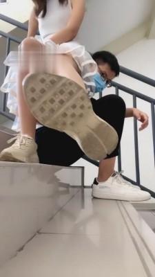 【虞姬】车模偶遇贱狗-闻鞋闻袜 bf1883