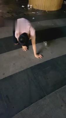 【胖虎】酒吧撩到小姐姐后调教 bf1946