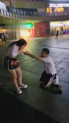 【胖虎】酒吧撩到小姐姐后调教 bf1946