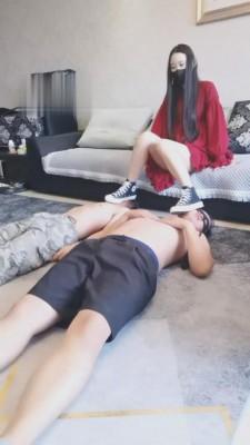 【猫神】帆布鞋全体重踩踏双奴 bf1896