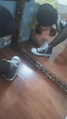 【黑丝sama】高帮帆布鞋踩踏踢打 bf2007