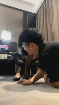 【阿月】同龄后妈发现儿子偷袜子 bf2010