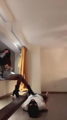 【上海潮汐】踩踏踢裆鞭打舔鞋 bf2067