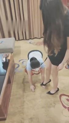 【胭脂泪痕M】给漂亮主人舔脚 bf2080