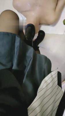 【丫丫啊】靴子黑丝重度踢踹 bf2048