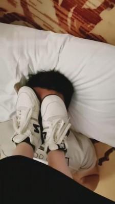 【妃妃】最长时间踩脸-吃丝袜-耳光 bf2047