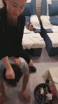 【滔滔】素人围观调教 bf2264