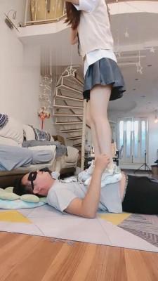 【丫丫啊】JK小姐姐各种鞋全体重踩踏 bf2383