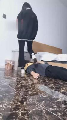 【与精神小妹的那些事】素人纯暴力踢踹踩 bf2581