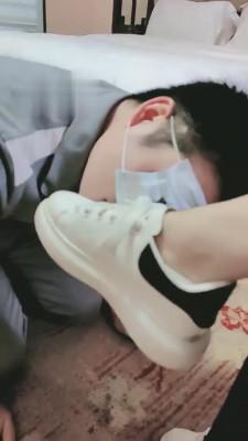 【妮蔻】脏小白鞋臭棉袜羞辱下贱狗 bf2511