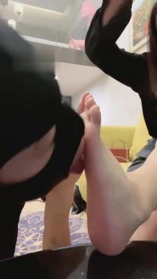 【晚晚】圣水泡酸奶/耳光/鞭打/恋足 bf2555