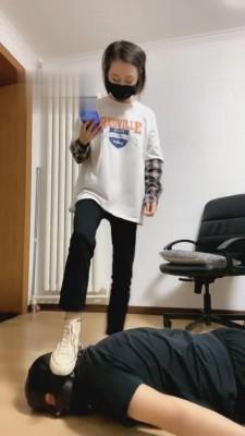 【Q月S】靴下爆踩贱狗脸 bf2559