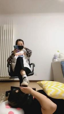 【Q月S】靴下爆踩贱狗脸 bf2559