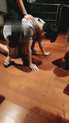 【开发素人】小酒馆女同事首调 bf2533