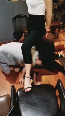 【开发素人】小酒馆女同事首调 bf2533