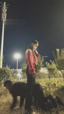 【猫神大人】精神小妹户外虐路人 bf2571