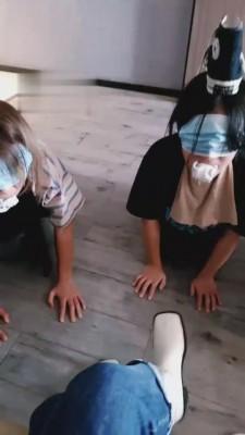 【佳影】校园女神羞辱双女学生 bf2637