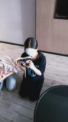 【佳影】校园女神羞辱双女学生 bf2637