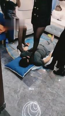 【采淇S】3S-带素人美女入圈-重度踩踏 bf2752