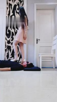 【猫神大人】御姐全体重踩踏虐-吃丝袜 bf2746