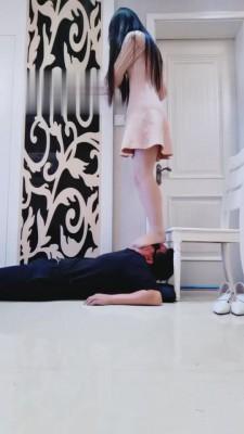 【猫神大人】御姐全体重踩踏虐-吃丝袜 bf2746