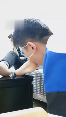 【小刚几】调教-第一视角-舔脚底蛋糕 bf2798