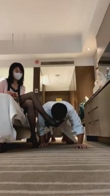 【上海糖糖老师】御姐黑丝羞辱狗 bf2828