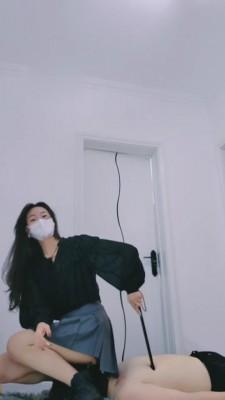 【禾末】马丁靴爆踩头/碾手/打手心 bf3310