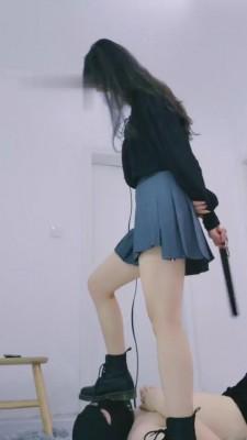 【禾末】马丁靴爆踩头/碾手/打手心 bf3310