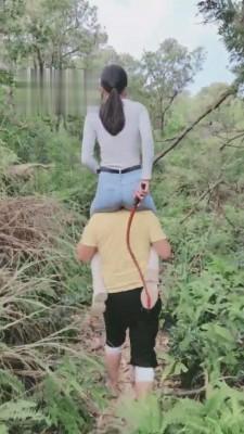 【暴力美学】白靴骑脖子-长靴深喉脚耳光 bf3216