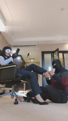 【芒果】转胯-闻裆-骑马-骑脖子 bf3286