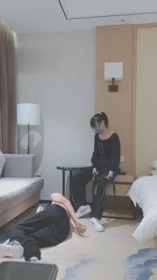 【奈奈】刑奴半夜敲门求虐 bf2859