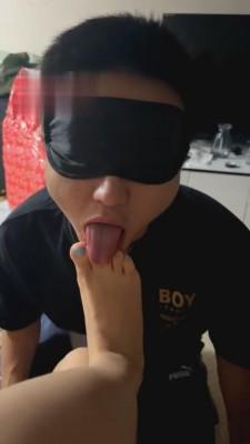 【美芽】贱狗舔完脏鞋还要喝圣水-圣水洗浴 bf3091