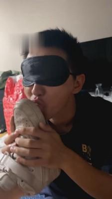 【美芽】贱狗舔完脏鞋还要喝圣水-圣水洗浴 bf3091