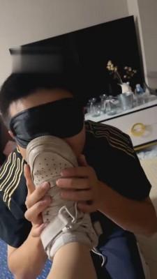 【美芽】贱狗舔完脏鞋还要喝圣水-圣水洗浴 bf3091