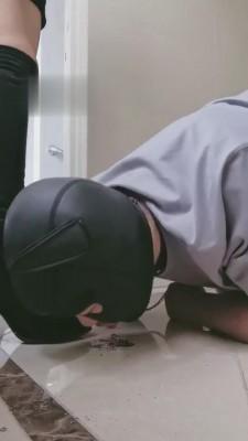 【美柠】电梯口前遛狗 bf3095