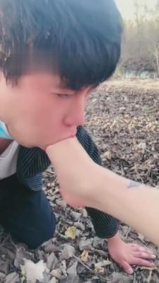 【逗逗】小树林里深喉专场 bf3093