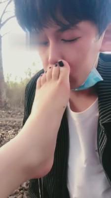 【逗逗】小树林里深喉专场 bf3093