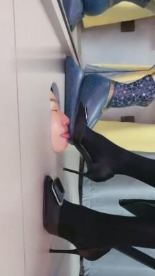 【歌迪丝】三婶吃鞋底-无底线超贱 bf3102