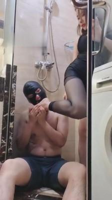 【三三】趁睡着偷闻原味丝袜脚 bf2930