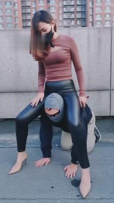 【若依】户外-天台撒尿给姐夫喝 bf3008