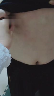 【魅影女神】贱货跪下脚下求羞辱 bf3336