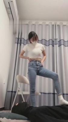 【诺可儿】首次调狗-耳光/口水/钻胯/坐脸/踩踏 bf3030