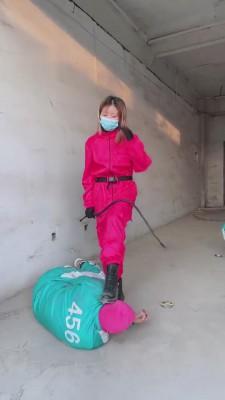 【美离子】鱿鱼游戏-户外虐三奴 bf3273