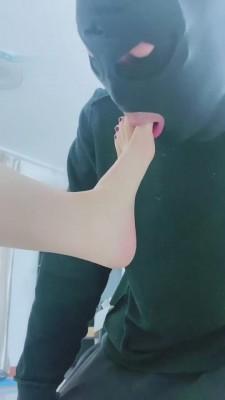 【Q月s】超清-微距舔脚专场 bf3067