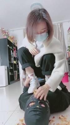 【Q月s】超清-微距舔脚专场 bf3067