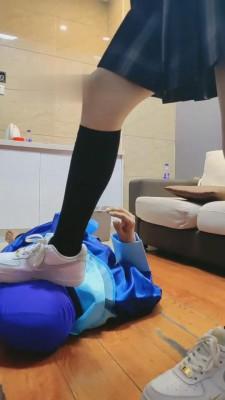 【暴力美学】空军鞋耳光-强迫坐脸窒息-踢裆深喉 bf3112