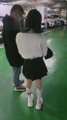 【仔仔萌萌哒】校园女神车库羞辱双狗 bf3329