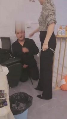 【滔滔】暴力场-被妈妈拿数据线抽 bf3088