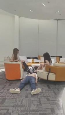 【双子姬】精彩刺激纪录片-带狗来公司玩玩 bf3161